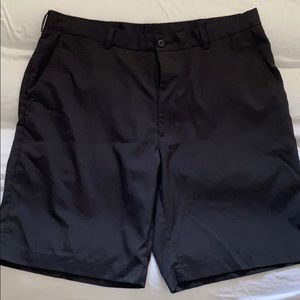 Men’s golf shorts